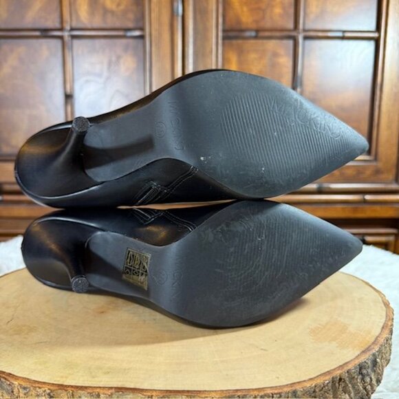 Mackin J Black Faux Leather Pointed Toe Center Stitch Seam Side Zip Heel Bootie - Picture 12 of 13